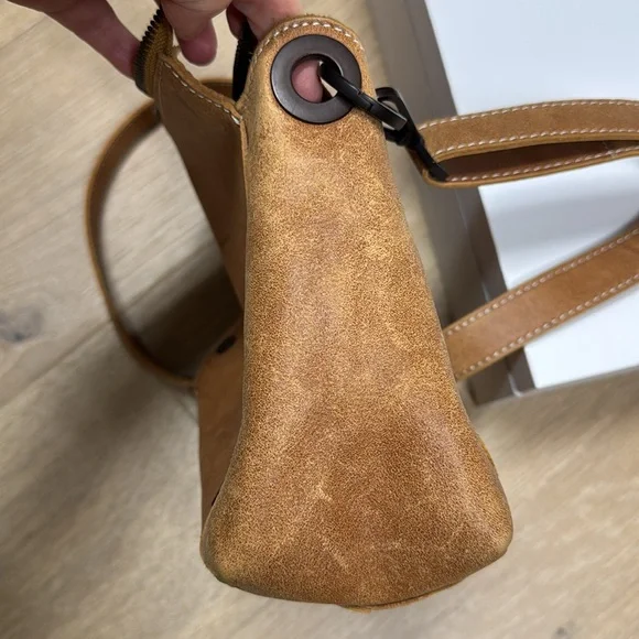 Hammitt BRYANT MED - Shoulder Bag. - Picture 9 of 14